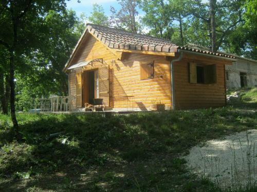 Chalet Champ�tre Dans Les Bois Du Lot, Immersion.