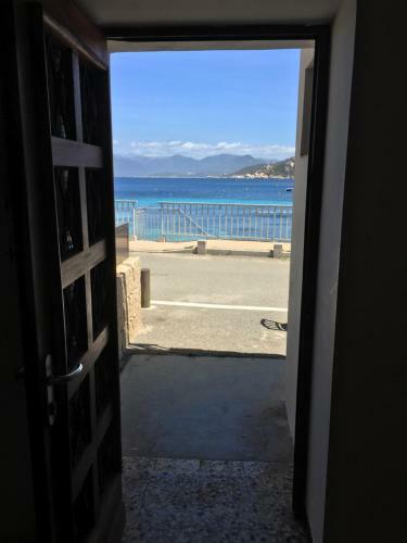 Apartamento Appartement Dans Maisonnette Au Bord De L?eau