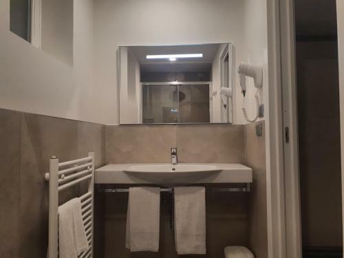 Hostal Smart Apartment Sei Chiese - Solo Affitti Brevi