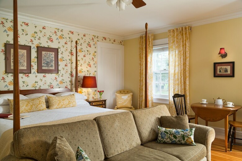 Posada Four Chimneys Inn