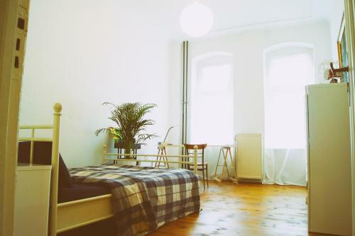 Hostal Minimal Room In A Family Home