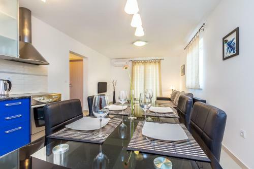 Modern & Comfy Apartment Marko