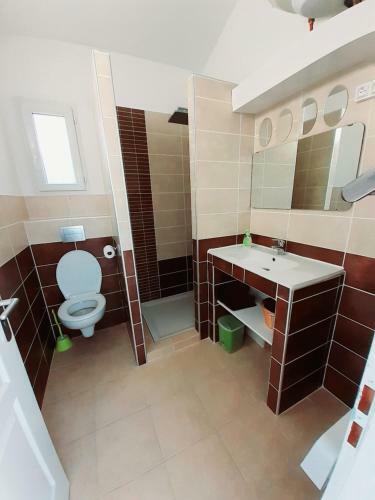 La Clastre Location D'une Micromaison Proche D'uzes