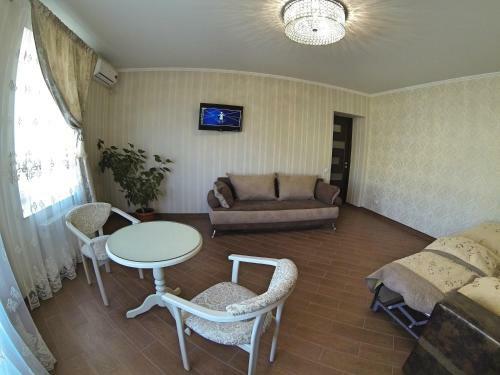 Apartment On Kyivska Street 2953