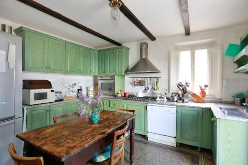 Tuscan Villa With Views And Pool. Hosts Up To 15