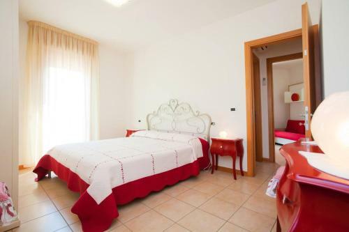 New Amazing Apartment In Residence With Pool - Caorle
