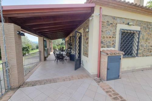 Casa In 8 Ettari Di Campagna, A 20' Dal Mare