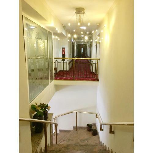 Hotel Cosmos