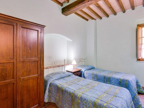 Alluring Apartment In Casole D'elsa With Swimming Pool