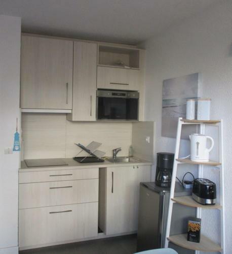 Apartment With Balcony Near �le Saint-martin