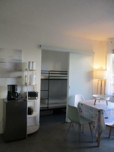 Apartment With Balcony Near �le Saint-martin