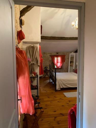 Hostal Ferme De Tayac - Charme Avec Pool