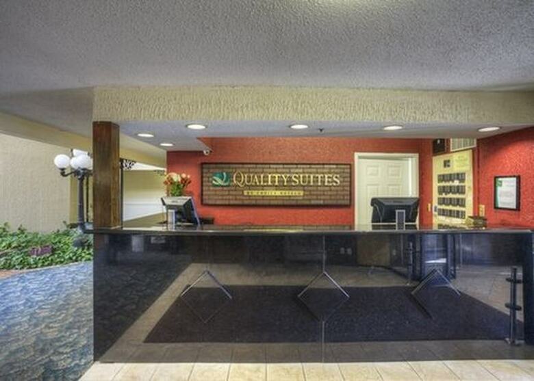 Hotel Quality Suites
