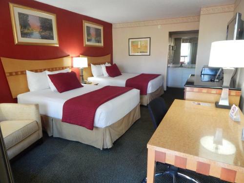 Hotel Ramada Inn And Conference Center