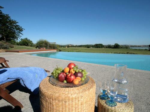 Spacious Holiday Home In Chiusi With Private Swimming Pool