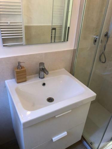 Pagan Properties Palazzina Privata Di Due Piani Con Soppalco