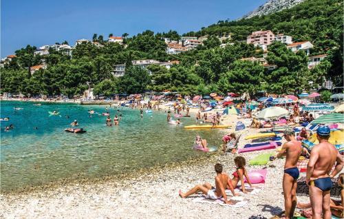 Nice Apartment In Baska Voda With 2 Bedrooms