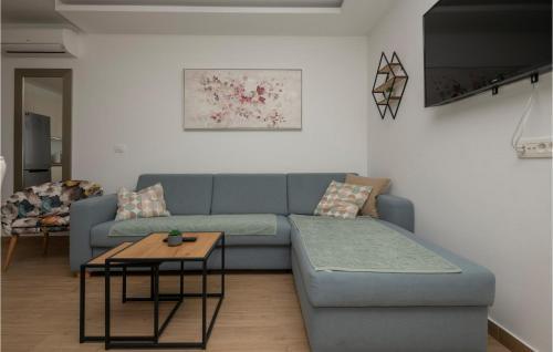 Nice Apartment In Baska Voda With 2 Bedrooms