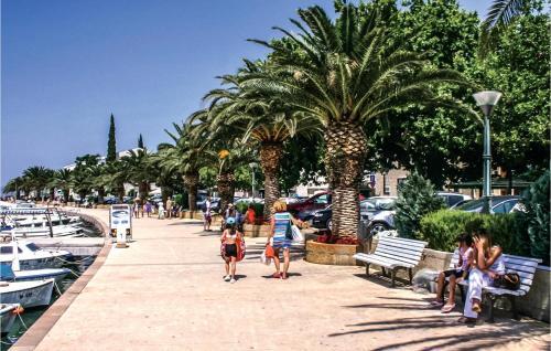 Nice Apartment In Baska Voda With 2 Bedrooms