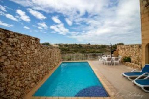 5 Bedrooms Villa With Terrace At IX Xaghra Gozo