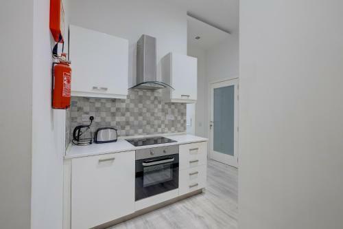 Gorgeous 1br Apartment Steps To The Promenade