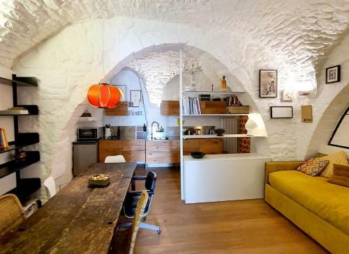 Beautiful Garden Apartment In Cisternino