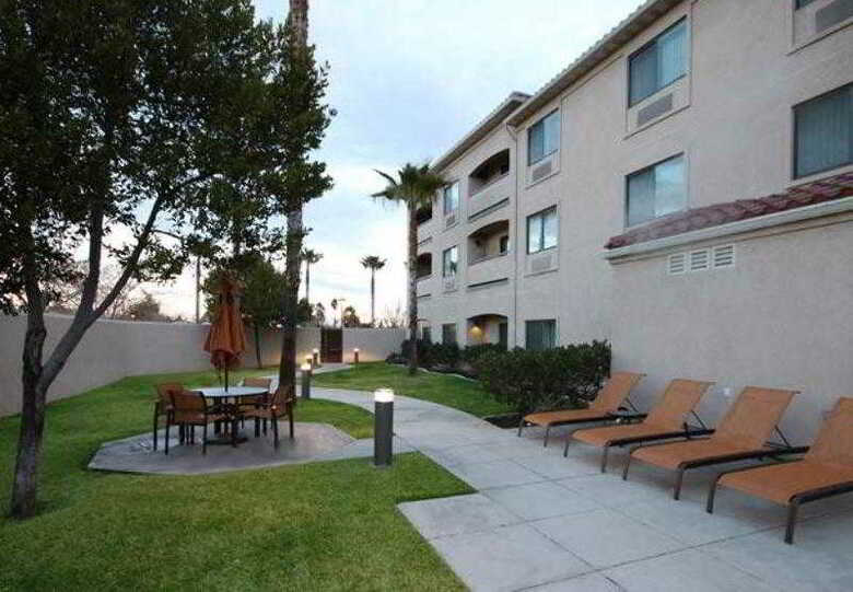 Hotel Courtyard Palmdale