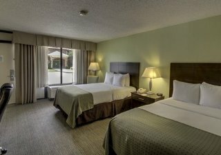 Hotel Clarion Inn & Suites Conference Center