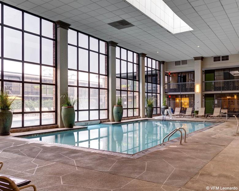 Hotel Clarion Inn & Suites Conference Center