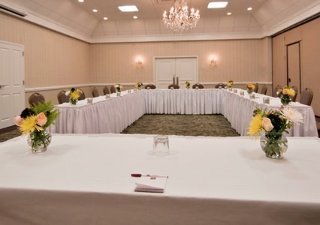 Hotel Clarion Inn & Suites Conference Center