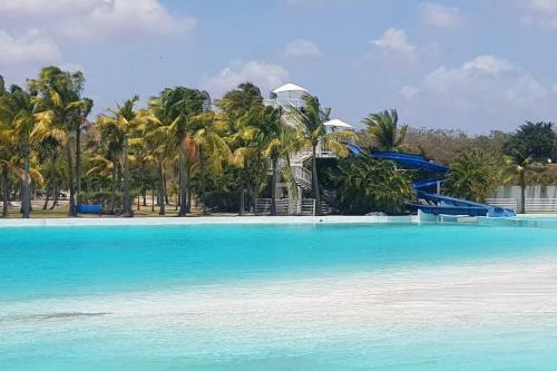 Apartamento C�modo Apto De Playa Con Muchas Amenidades