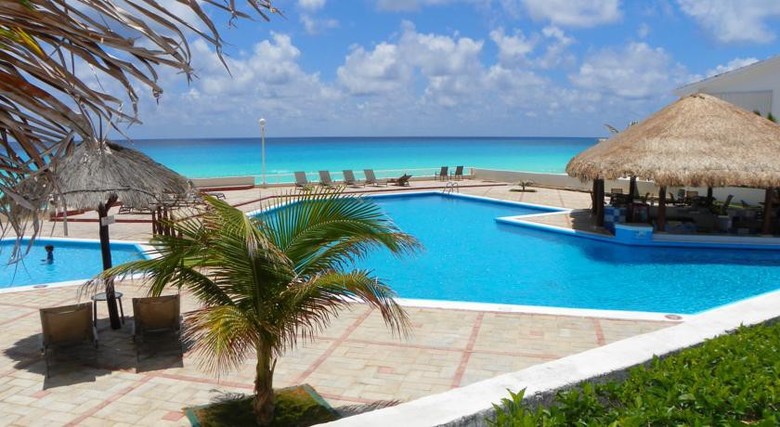 Cancun Beach Aparthotel