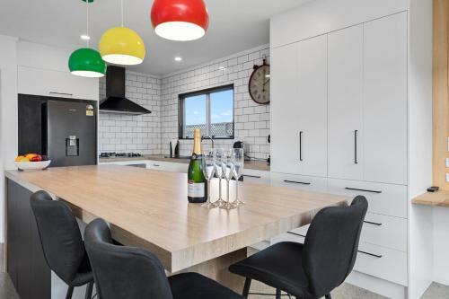 Lazy Sun Daze - Papamoa Holiday Home