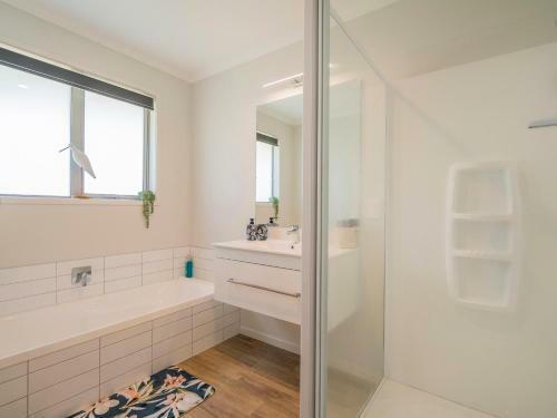 Pauanui Pines - Pauanui Holiday Home