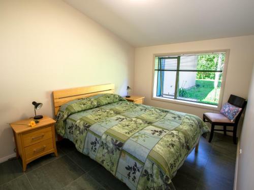 Golden Paradise - Rangihaeata Holiday Home