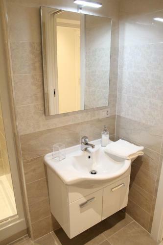 Hostal Quattro Stelle Al Porto Affittacamere