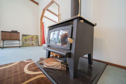 Hinahina House - Te Anau Holiday Home