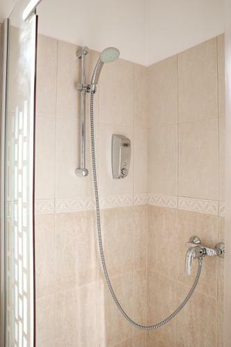 Hostal Szarvas Apartman - Jakuzzis Vend�gh�z M�ny