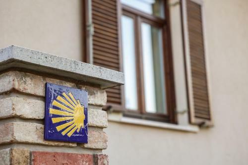 Hostal Szarvas Apartman - Jakuzzis Vend�gh�z M�ny