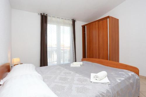 Apartments With A Parking Space Makarska - 15763