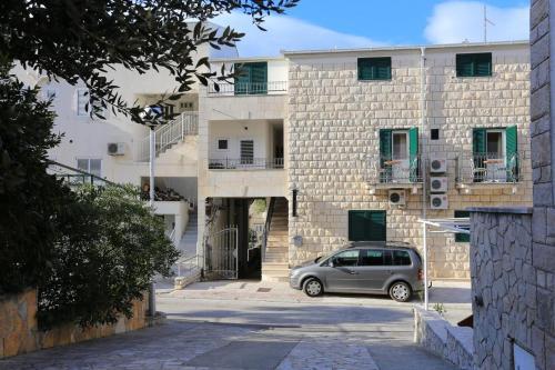 Apartments With A Parking Space Makarska - 15763
