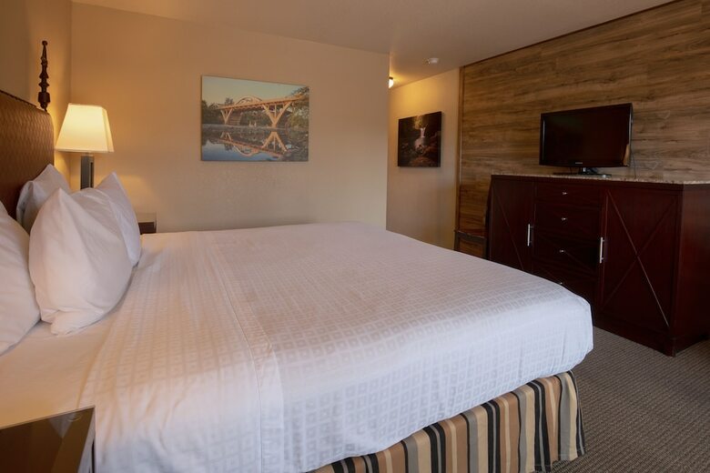 Hotel Riverside Inn