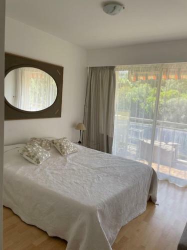 Nice Apartment With Sea View And Swimming Pool