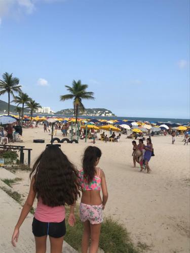 Apartamento 2 Dormitorios - Pr�ximo A Praia Bem Localizado
