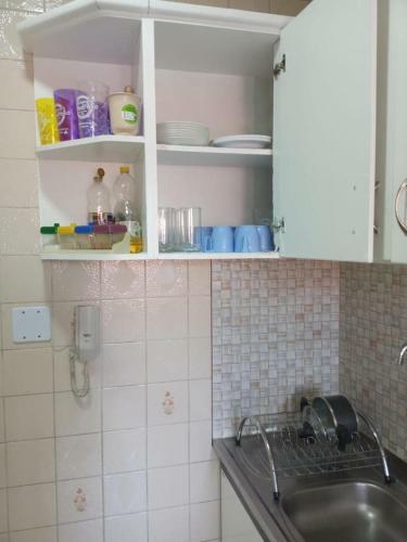 Apartamento 2 Dormitorios - Pr�ximo A Praia Bem Localizado