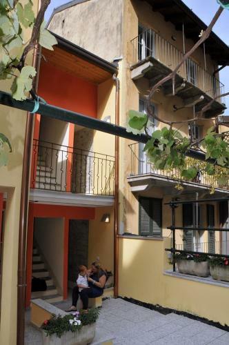 Hostal Altido La Corte Fiorita Como