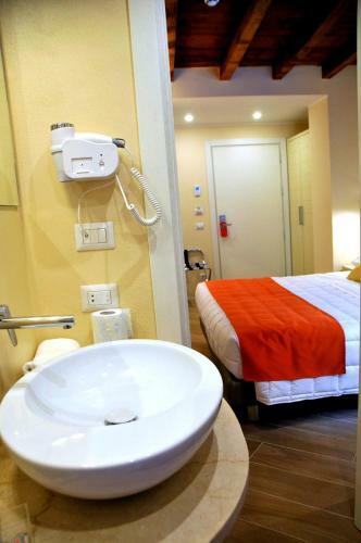 Hostal Altido La Corte Fiorita Como