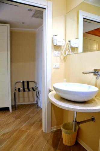 Hostal Altido La Corte Fiorita Como