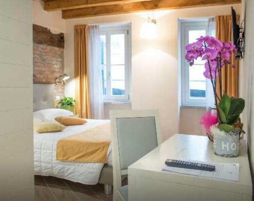 Hostal Altido La Corte Fiorita Como