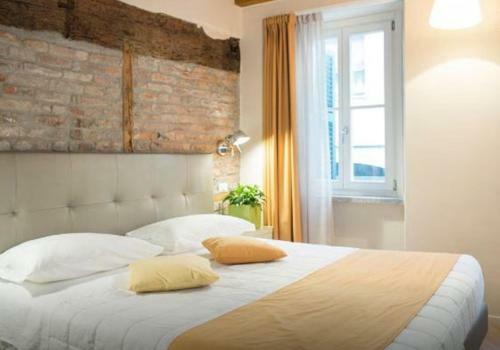 Hostal Altido La Corte Fiorita Como